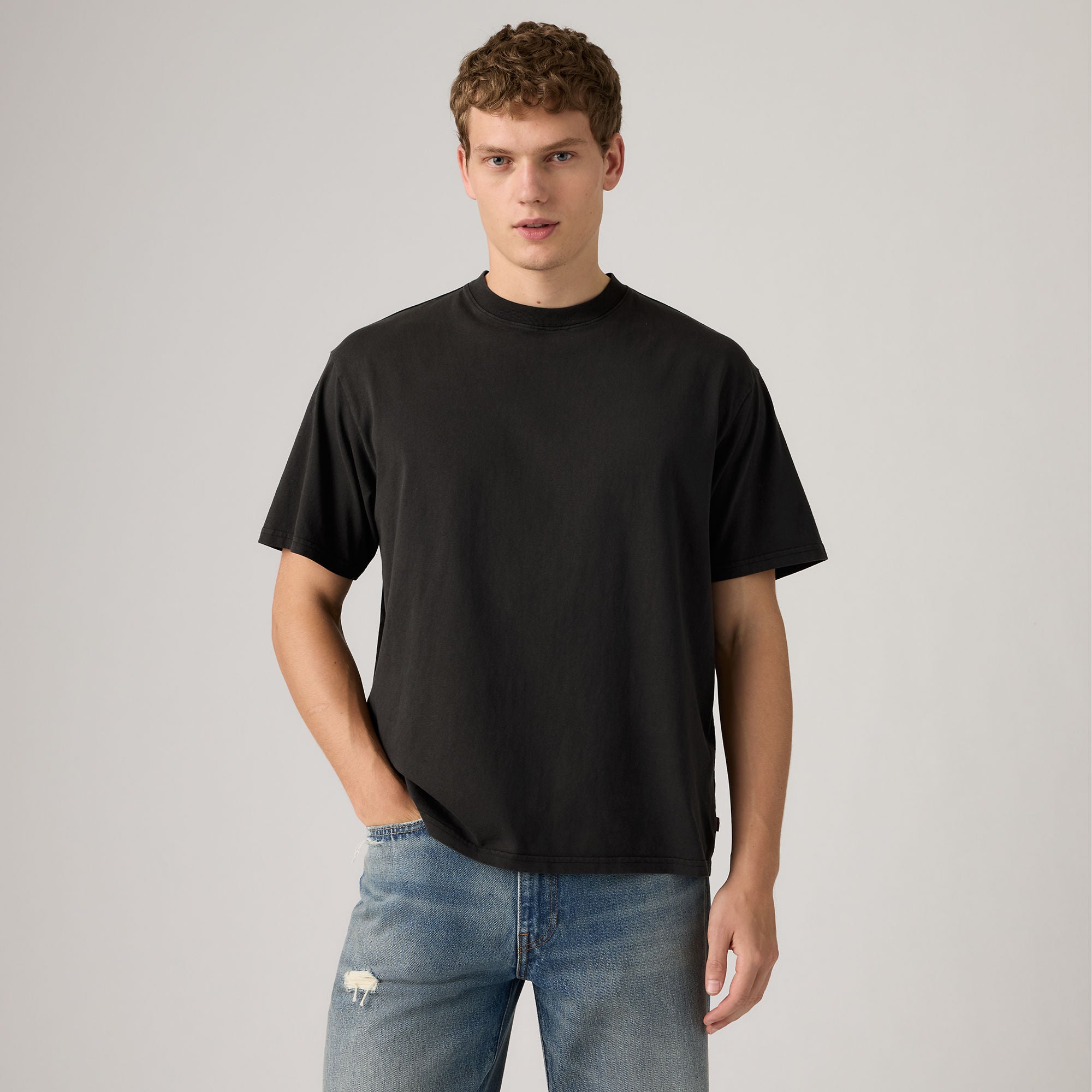 levis-mens-boxy-short-sleeve-