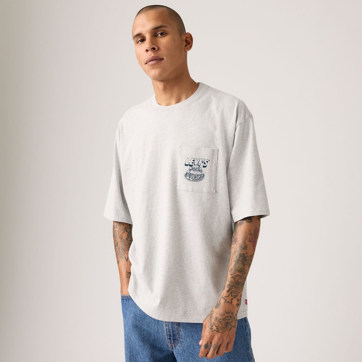 Levi's® Men's Half-Sleeve Graphic Pocket T-Shirt