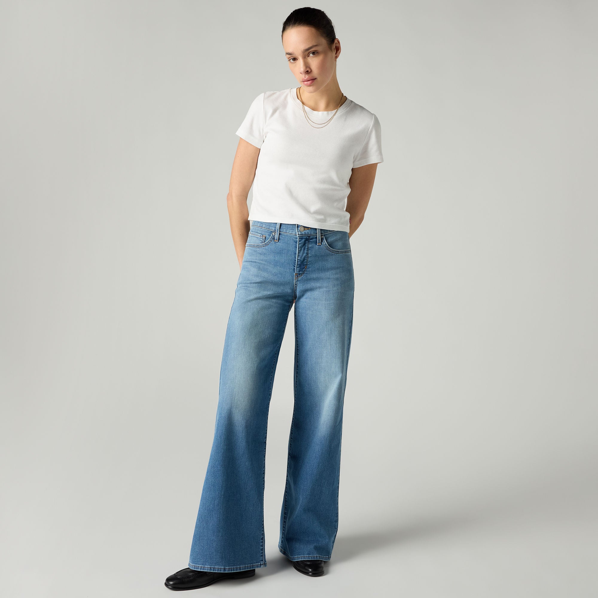 Levi's® Women's 318 Shaping Wide-Leg Jeans - Medium Indigo | Levi's SG