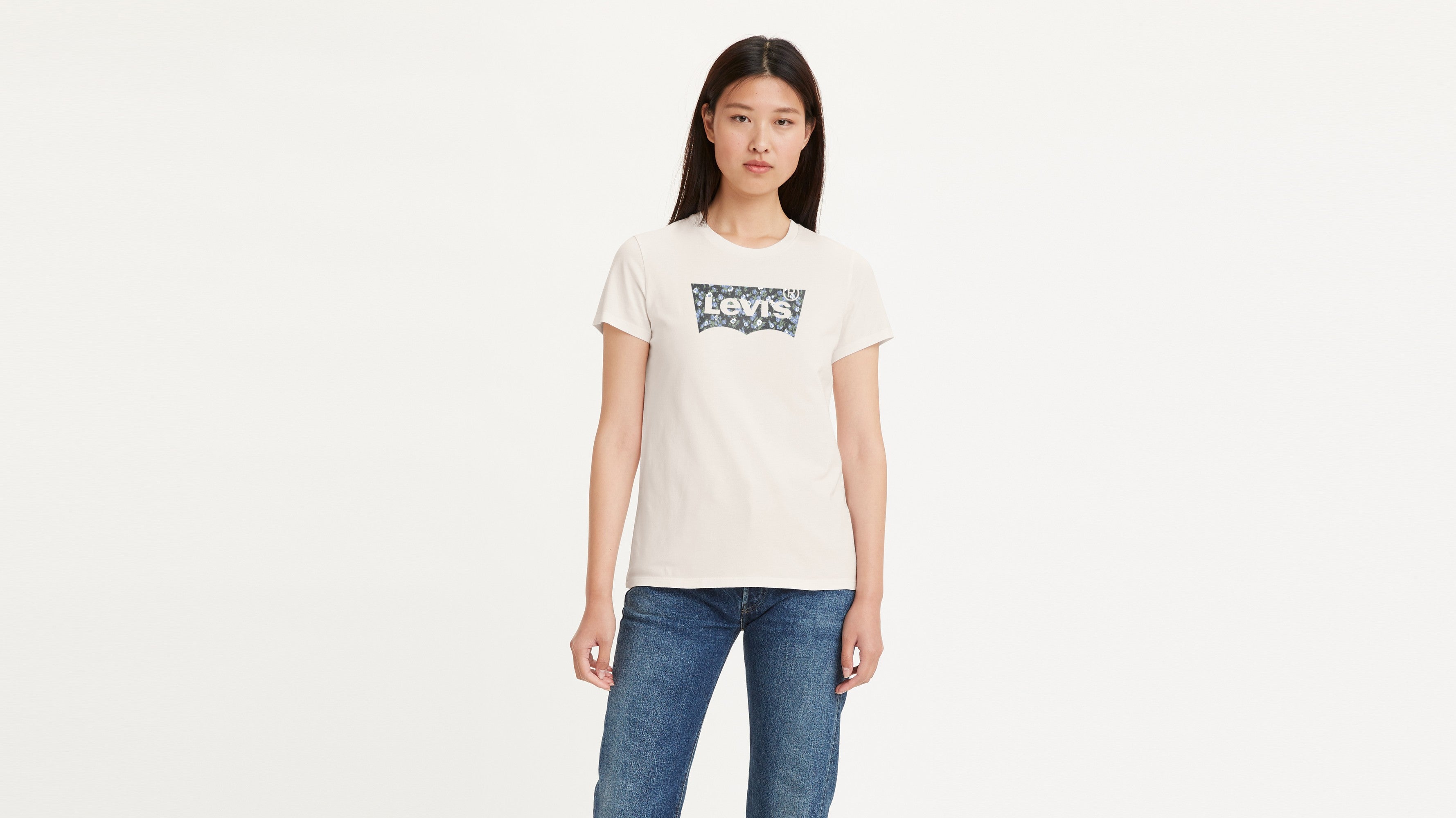 white t shirt levis