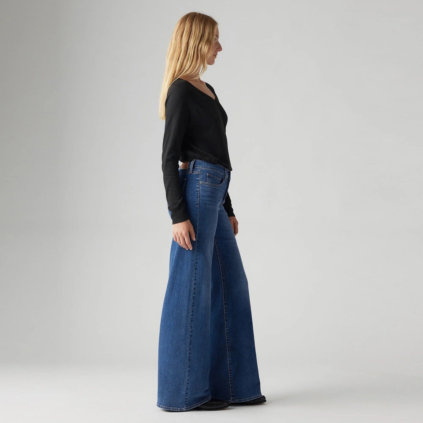Levi's® Women's 318 Shaping Wide-Leg Jeans