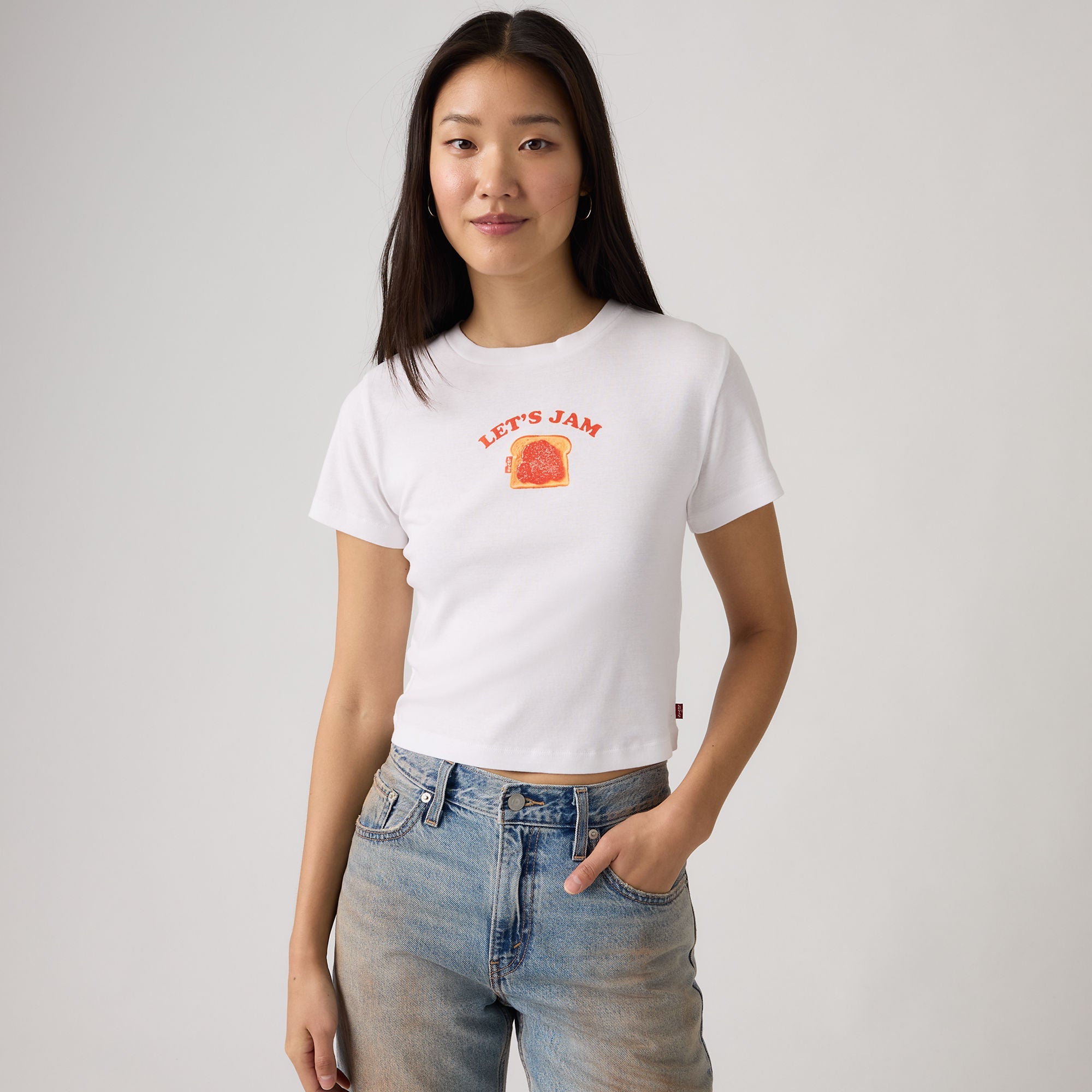 Levi's® Women's Graphic Essential Sporty Tee | Levi's SG Levi's® Women's Graphic Essential Sporty Tee | Levi's SG