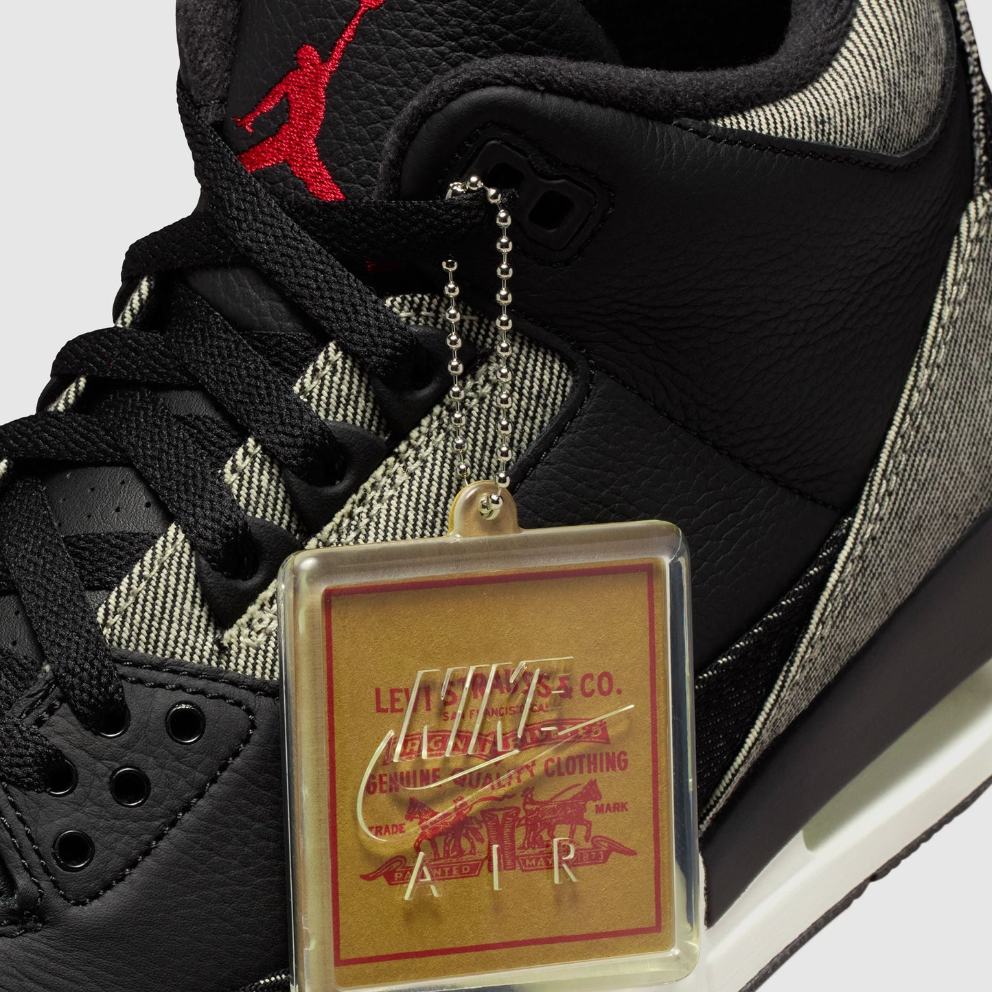 Air Jordan 3 x Levi’s®
Black Denim Sneakers