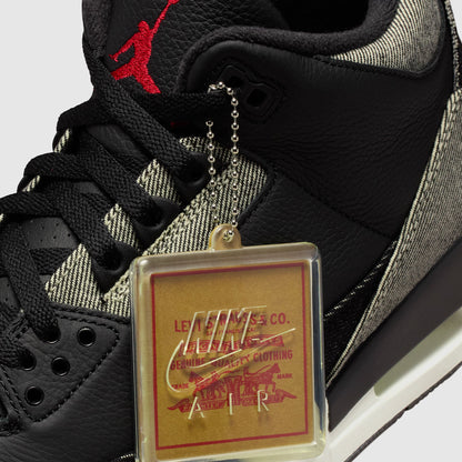 Air Jordan 3 x Levi’s®
Black Denim Sneakers