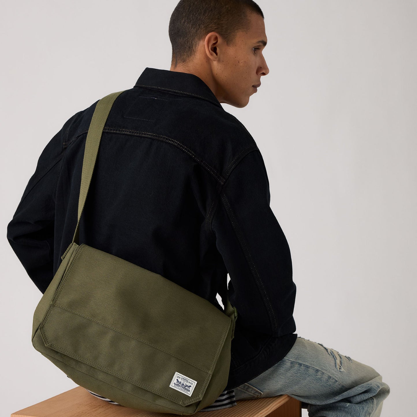 Levi's® Men's Duboce Messenger Bag