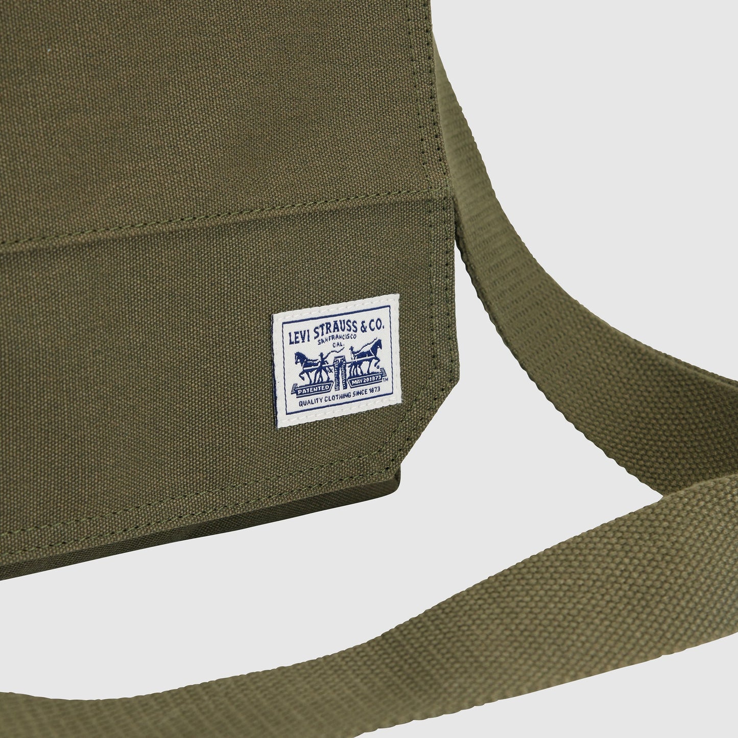 Levi's® Men's Duboce Messenger Bag