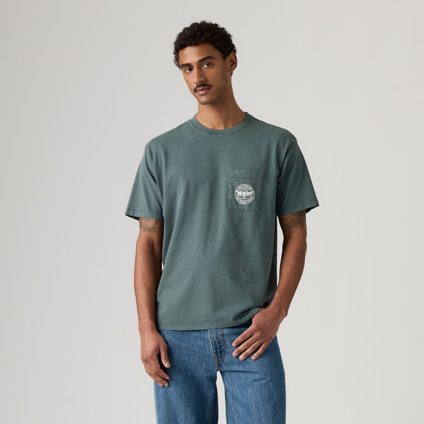 Levi's® Men's Graphic Vintage Fit Pocket Tee