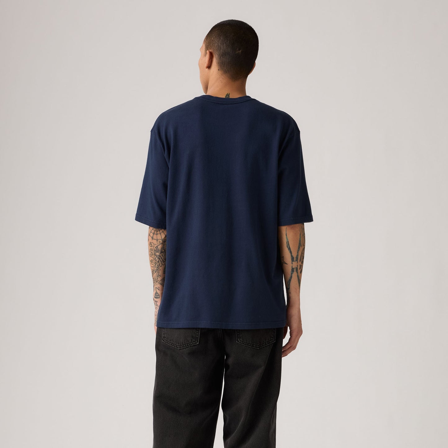 Levi's® Men's Half-Sleeve Graphic Pocket T-Shirt