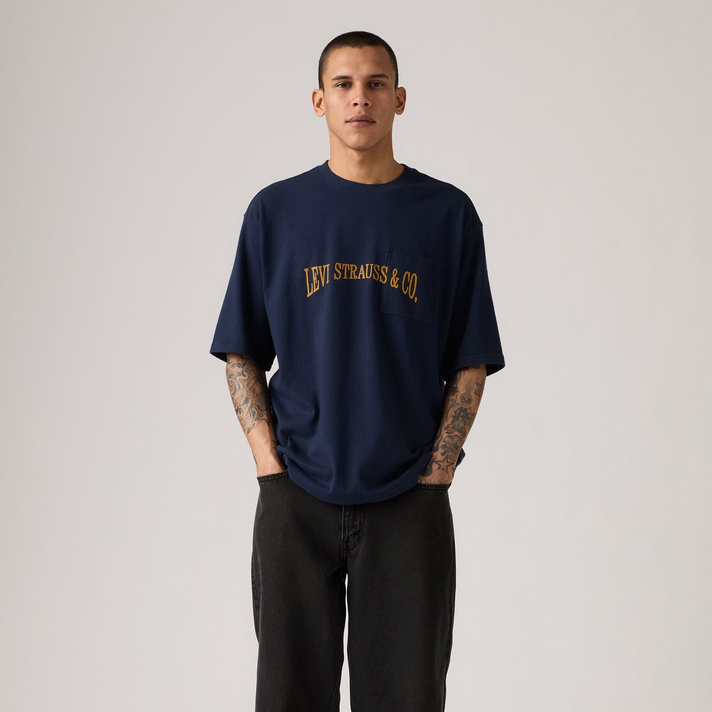 Levi's® Men's Half-Sleeve Graphic Pocket T-Shirt