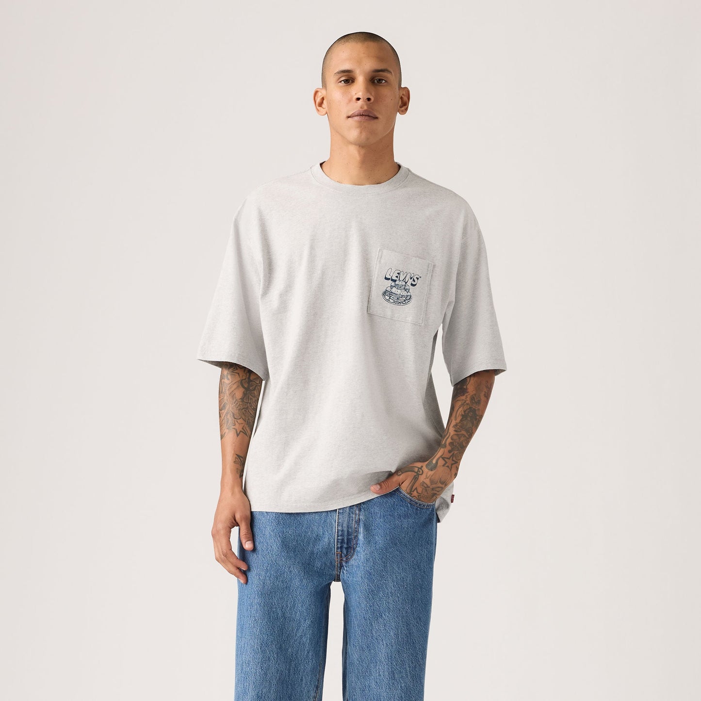 Levi's® Men's Half-Sleeve Graphic Pocket T-Shirt