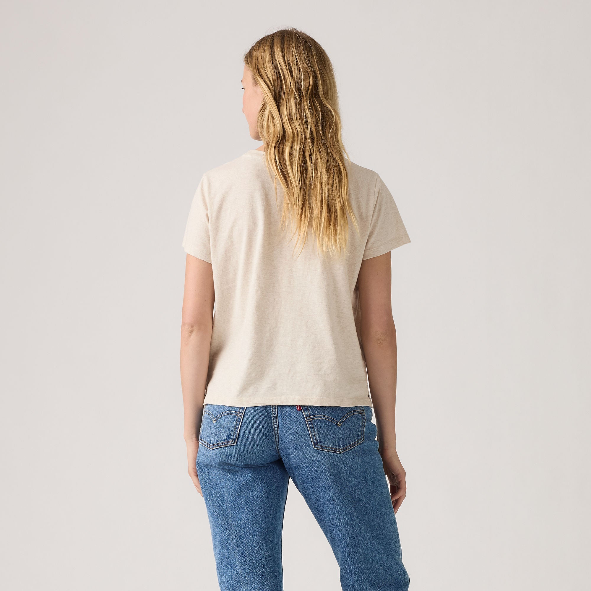 Levi's® Women's Graphic Boxy T-Shirt - Western Archival