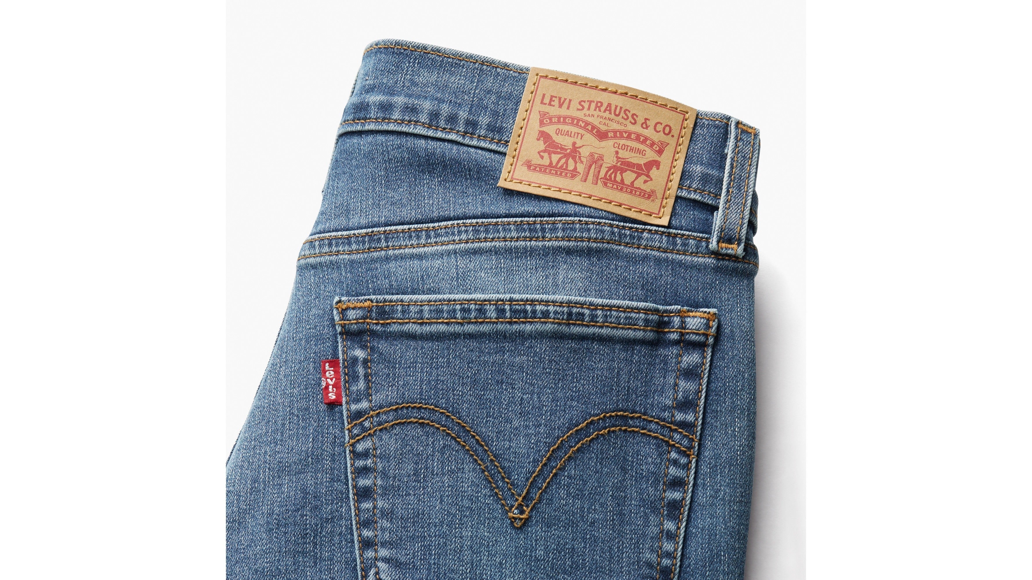 Levi's® Women's Mid-Rise Boyfriend Jeans - Driving Away| Levi's SG